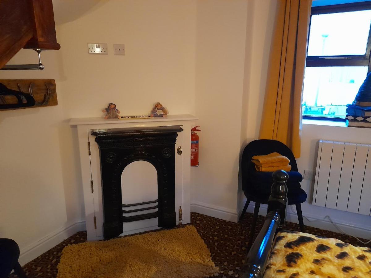 Willow'S Cottage Edwinstowe Bagian luar foto